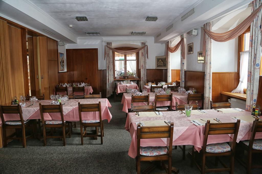 Gasthof Adler Frick Екстер'єр фото